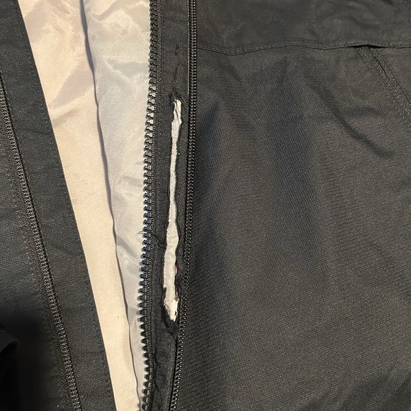 The North Face shell rain jacket size L - Picture 9 of 10